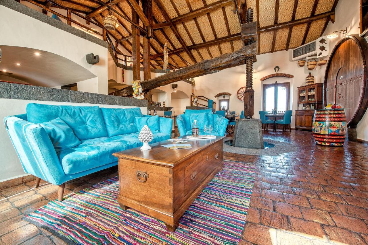 Etna Quota Mille Boutique Hotel, Typical Sicilian Food & Wine Рандацо Екстериор снимка