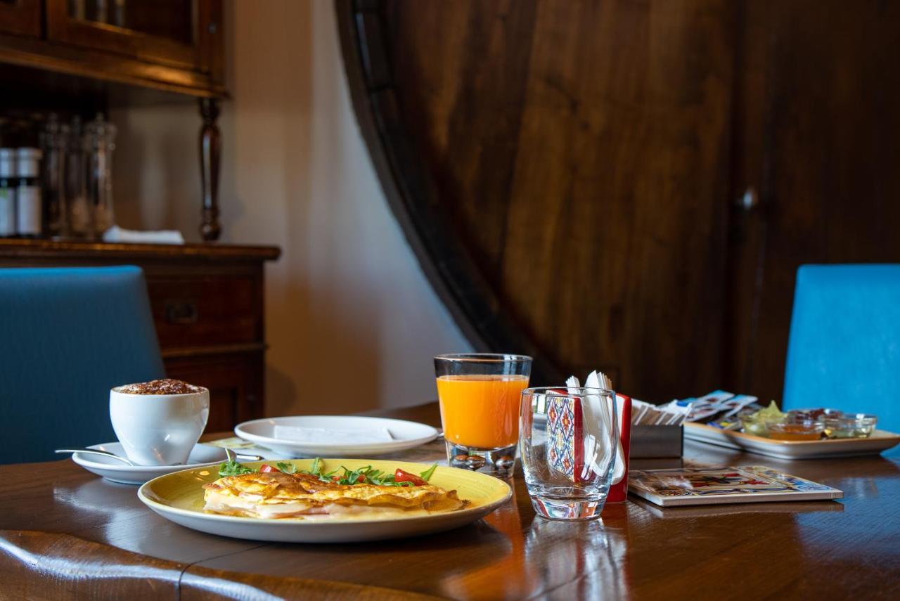Etna Quota Mille Boutique Hotel, Typical Sicilian Food & Wine Рандацо Екстериор снимка