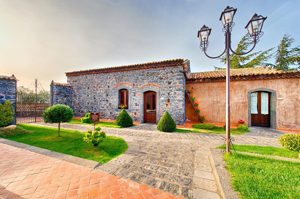 Etna Quota Mille Boutique Hotel, Typical Sicilian Food & Wine Рандацо Екстериор снимка