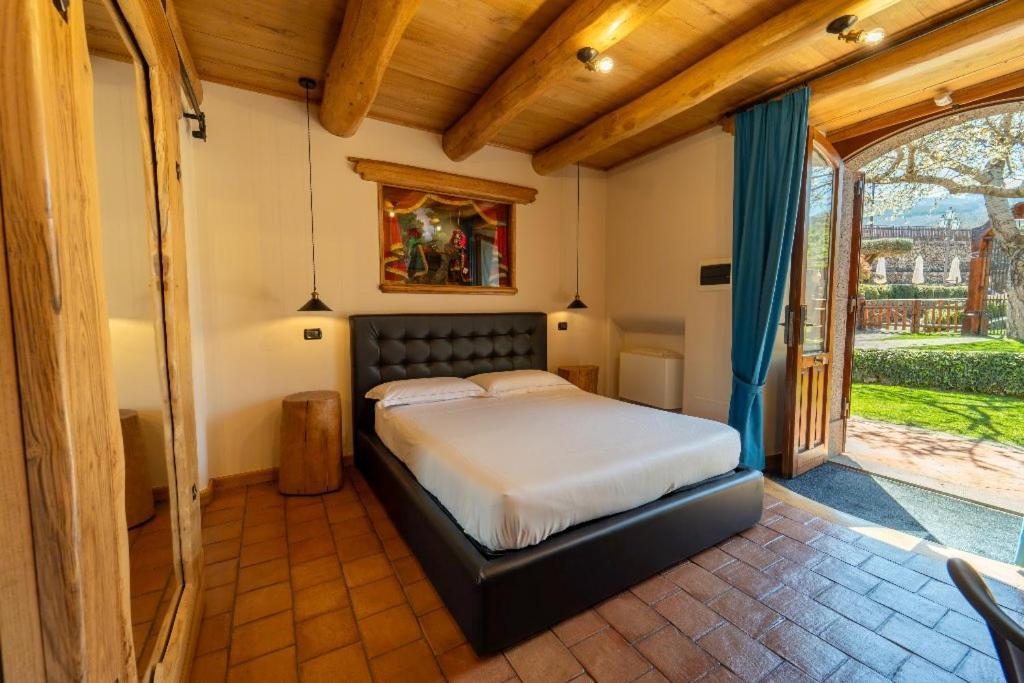 Etna Quota Mille Boutique Hotel, Typical Sicilian Food & Wine Рандацо Екстериор снимка
