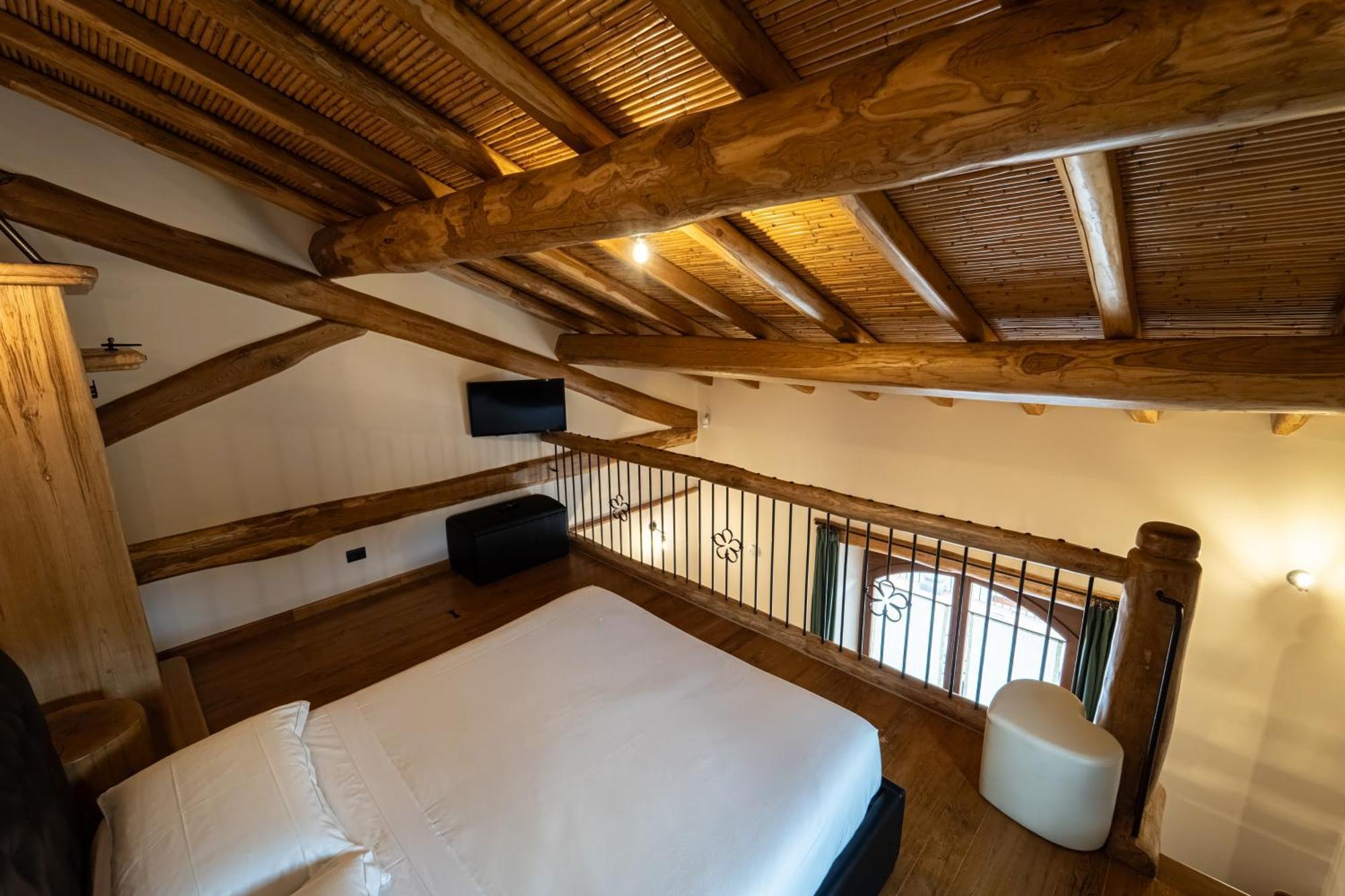 Etna Quota Mille Boutique Hotel, Typical Sicilian Food & Wine Рандацо Екстериор снимка